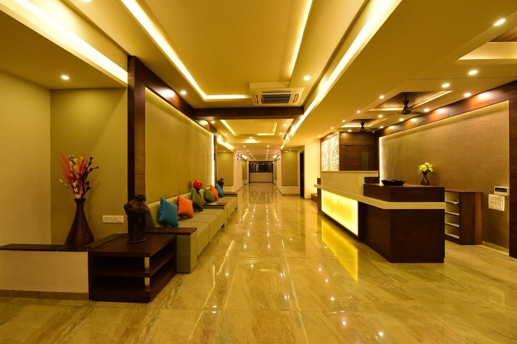 Nadiād Hotel Opulence מראה חיצוני תמונה