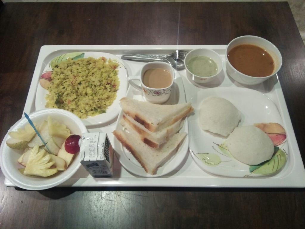 Nadiād Hotel Opulence מראה חיצוני תמונה