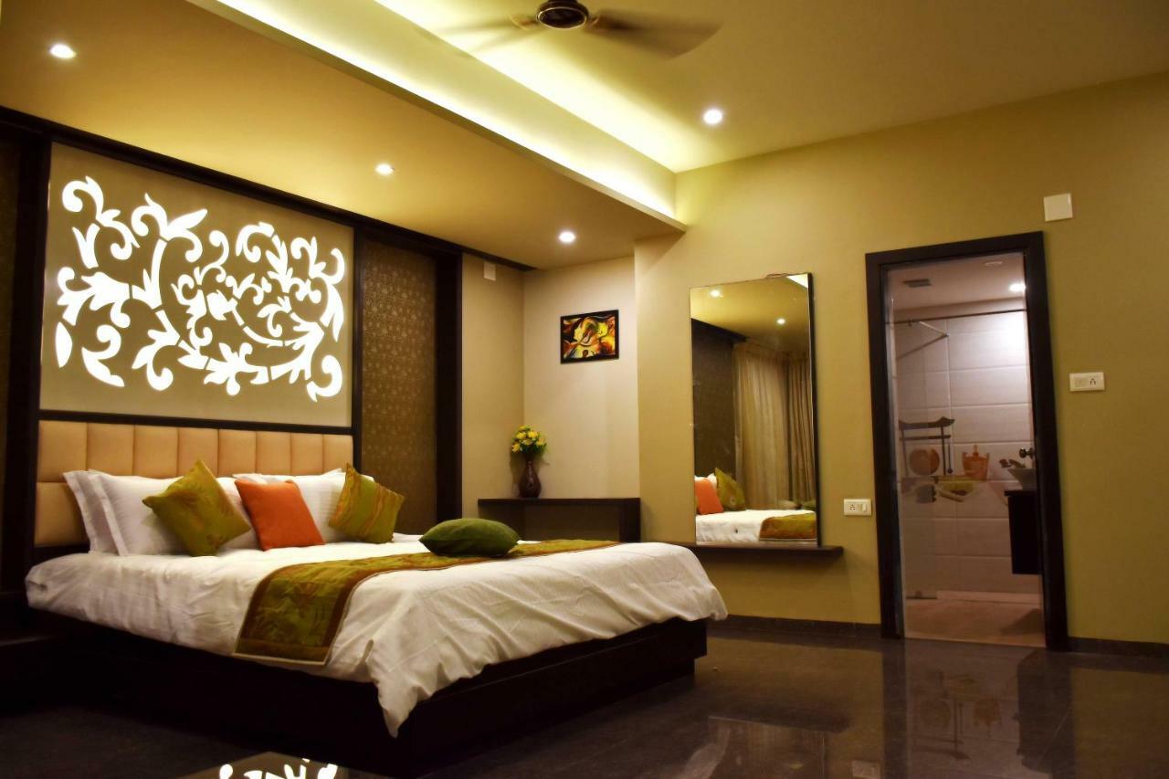 Nadiād Hotel Opulence מראה חיצוני תמונה